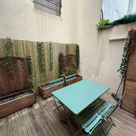 Nid De Darcy • Hyper Centre • Terrasse • Tram Dijon